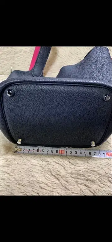 블랙 핸드백 약 23cm x 약 8cm x 약 10cm