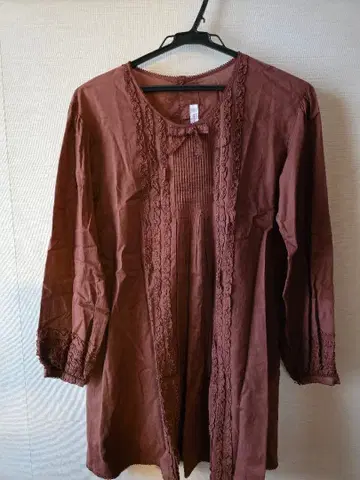 브라운 프릴 긴팔 셔츠 WONDERFUL WORLD