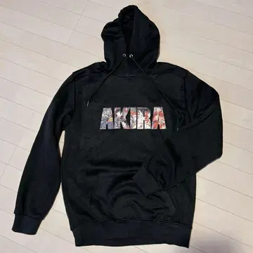 AKIRA 후드 부착 후드티 블랙 (L 사이즈)