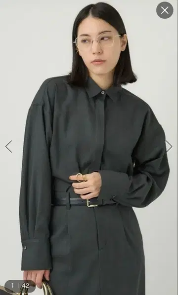 미사용 새상품 Chaos 카오스 아이아스 시크 블라우스 2024AW 차콜