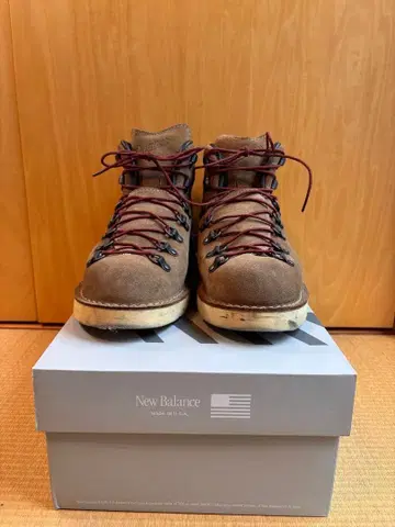 대너 마운틴 라이트 탄 스웨이드 US9.5