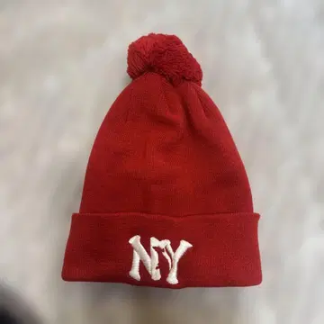 빨간색 NY 자수 폼폼 니트 모자