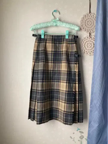 GLEN NEVIS 글렌 네비스 베이지 체크 스커트 랩 스커트