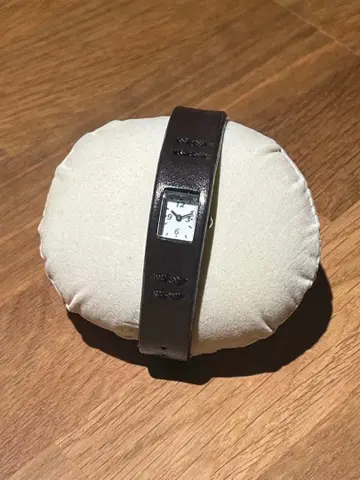 ZUCCa 주카다운 명작 모델 레어 가죽 브레이슬릿 워치 작동품