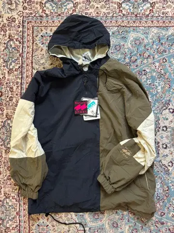 Natural sport L 사이즈 후드 부착 마운틴 후드티