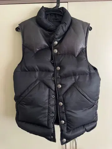 잭 로즈 블랙 다운 베스트