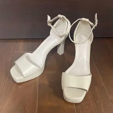 스나이델 하이힐