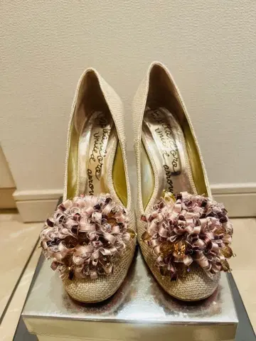 비쥬 장식 하이힐 파티 신발