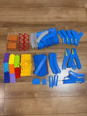 컬러풀한 프라레일 부품 세트