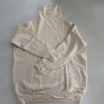 뷰티앤유스 유나이티드 애로우즈 터틀 니트 스웨터