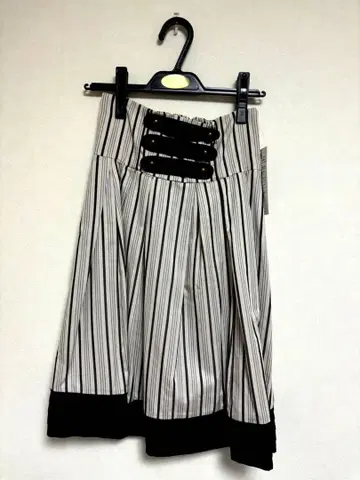 빅토리안 메이든 노블 레지멘탈 스커트