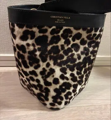 CHRISTIAN VILLA 레오파드 무늬 숄더백
