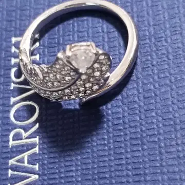 스와로브스키 깃털 반지 13호 백 얼룩 있음