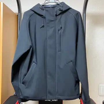 SHIPS 블랙 후드 부착 후드티