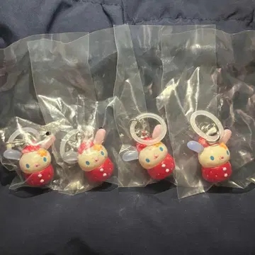 산리오 딸기 메지루시 액세서리 가챠가챠 우사노하나 4점 세트