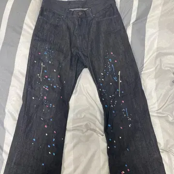 it's inconspicuous presence 페인트 데님 팬츠