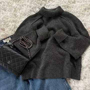 새상품급 하이넥 니트 그레이