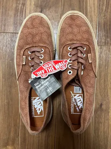 새상품 미사용 택 포함 VANS ULTRACUSH 페이즐리 무늬 스니커즈