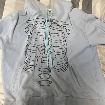 elconductorH 스카이블루 골격 프린트 후드티