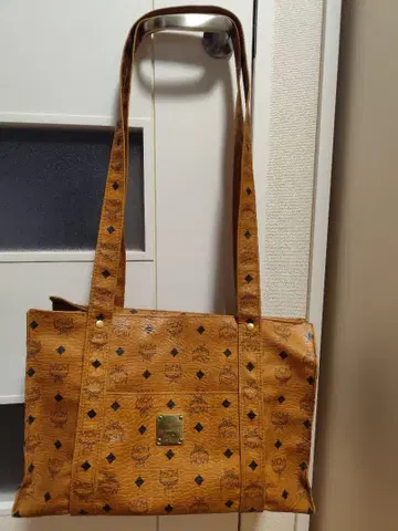 MCM 브라운 가죽 토트백