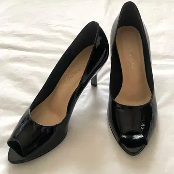 엘레강스 히미코 블랙 에나멜 오픈토 힐 펌프스 22.5cm