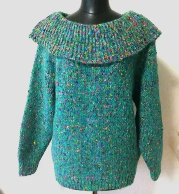 새상품급 터콰이즈 색상 울 혼방 긴팔 스웨터