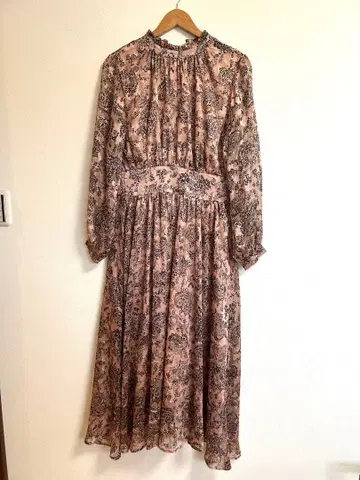 TORANOI. 꽃무늬 긴팔 원피스