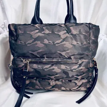 RANAN 라난 카키색 카모플라주 카모 패턴 본딩 백 미사용에 가까움