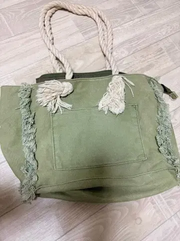 올리브 그린 프린지 토트백