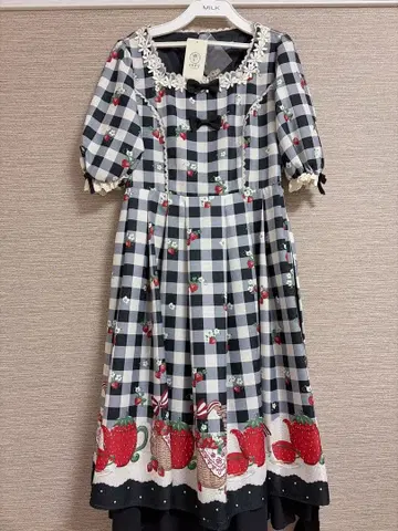 [미사용 새상품] 액시즈(kawaii) / 베리즈 피크닉 원피스(블랙)