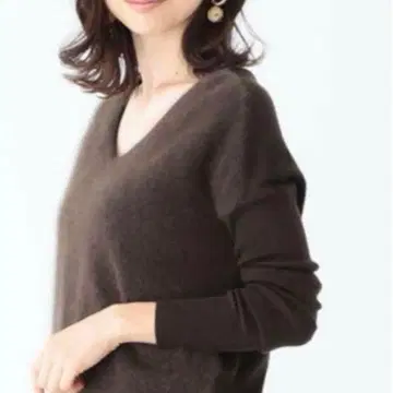 Demi-Luxe BEAMS 프론트 플러피 V넥 니트