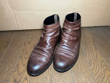 브라운 지퍼 달린 슬립온 부츠