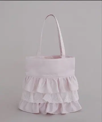 새틴 프론트 프릴 스퀘어 토트백