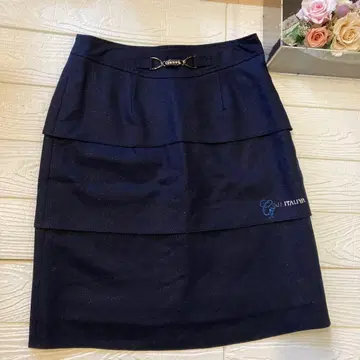 새상품급 로고 이타리야 이탈리아 일본제 네이비 라메 믹스 스커트