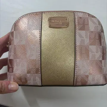 MICHAEL KORS 핑크 체크 무늬 파우치