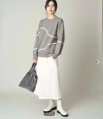 미사용품 a.v.v 뉴앙스 라인의 자연스러운 디자인 니트