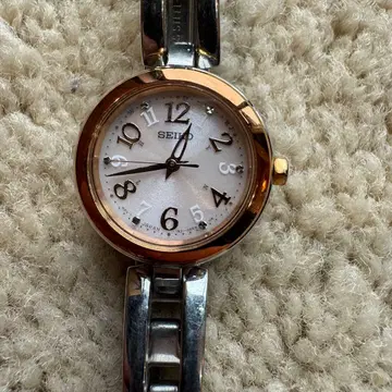 세이코 1B21-0AC0 솔라 손목시계