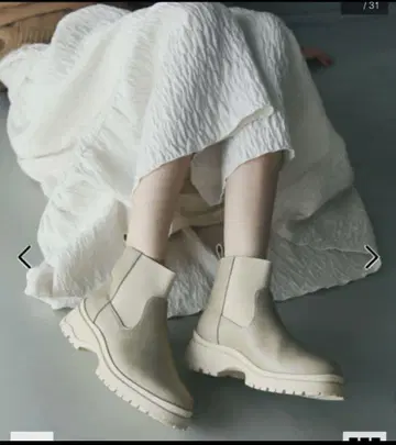 베이지 통굽 사이드 고어 부츠