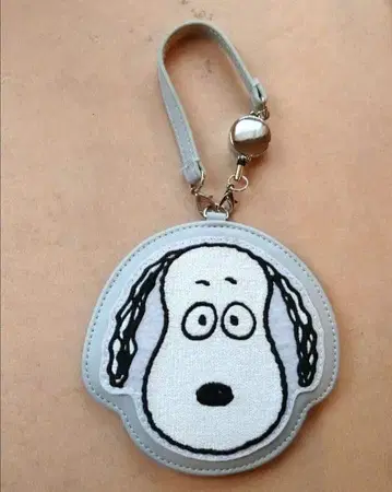 [ 새상품 ] 스누피 낚시릴 달린 카드 케이스 그레이