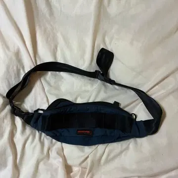 BRIEFING 바디백 네이비