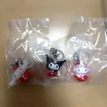 산리오 딸기 메지루시 액세서리