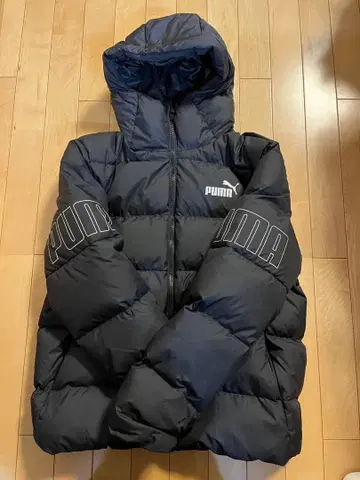 새상품급 PUMA 후드 부착 블랙 다운 코트