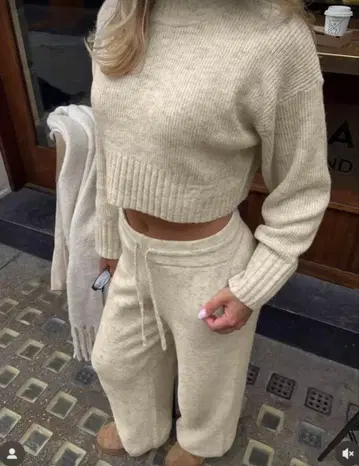 리브 니트 셋업 크림색