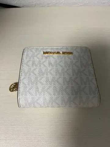 MICHAEL KORS 화이트 접이식 지갑