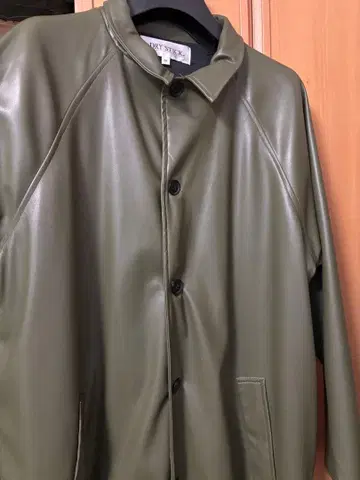올리브 그린 합성 피혁 롱 코트 자켓 DRY STICK
