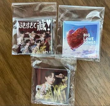 M!LK 캡슐 토이 POPUPEVENT 한정판 마그넷 & 캔 배지