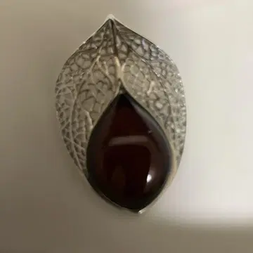 S&A 잎 모양 실버 펜던트 탑 빨간색 돌 포함