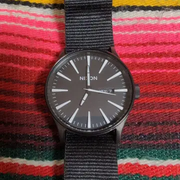 NIXON 닉슨 센트리 손목시계