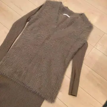 Laruta 니트 원피스 베스트 세트 베이지