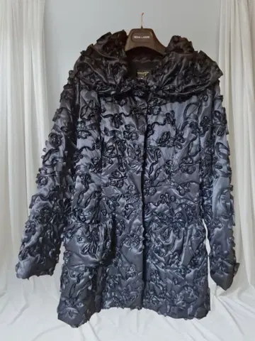 레리안 입체 꽃무늬 리본 모티브 충전솜 코트 9호